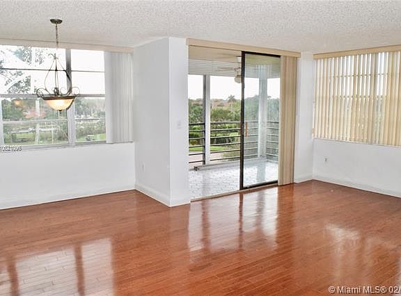 3rd image of 1300 Saint Charles Pl APT 405