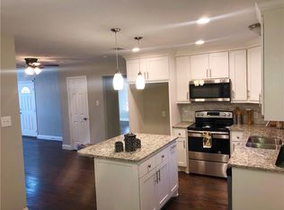 1030 SW 3rd St, Grand Prairie, TX 75051