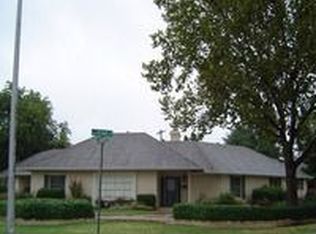 8800 Lakehurst Dr, Oklahoma City, OK 73120