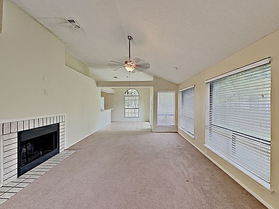4th image of 805 Stetter Dr
