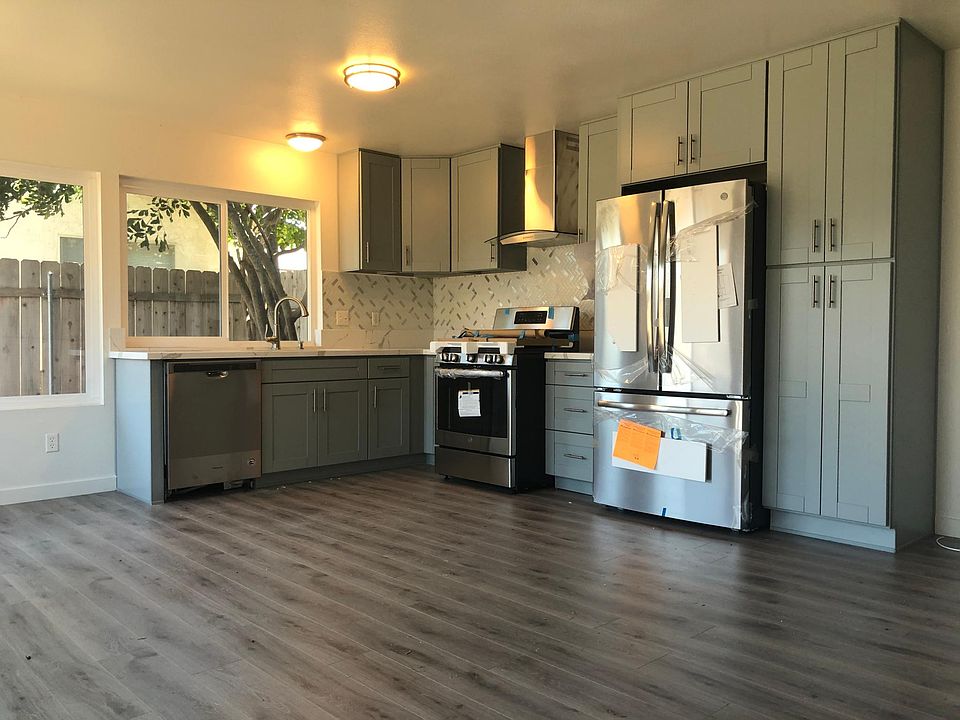 1st image of 10959 Avenida Del Gato