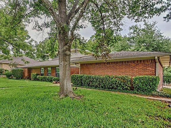 4th image of 4005 Three Oaks Dr