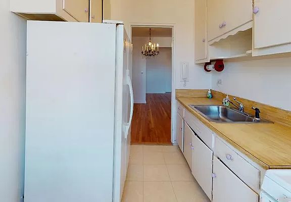 5th image of 33-05 90th St APT 6H