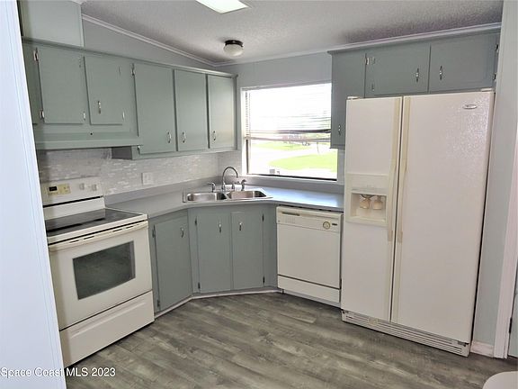 5th image of 1121 Pocatella Dr