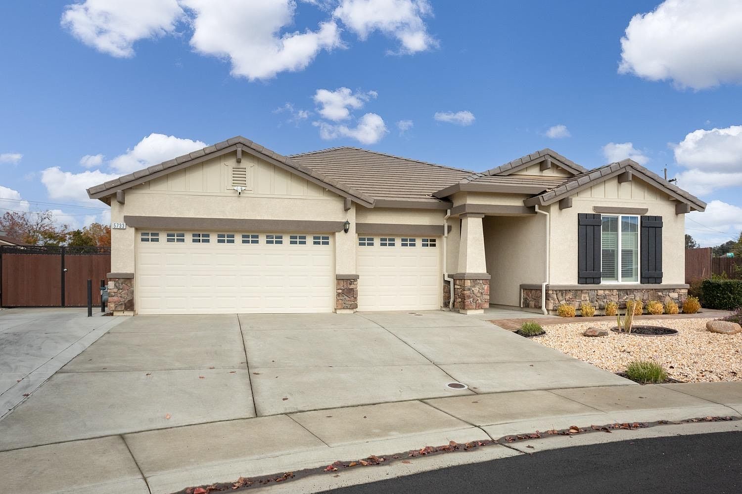 5733 Lochcarron Dr, Linda, CA 95901 | Zillow