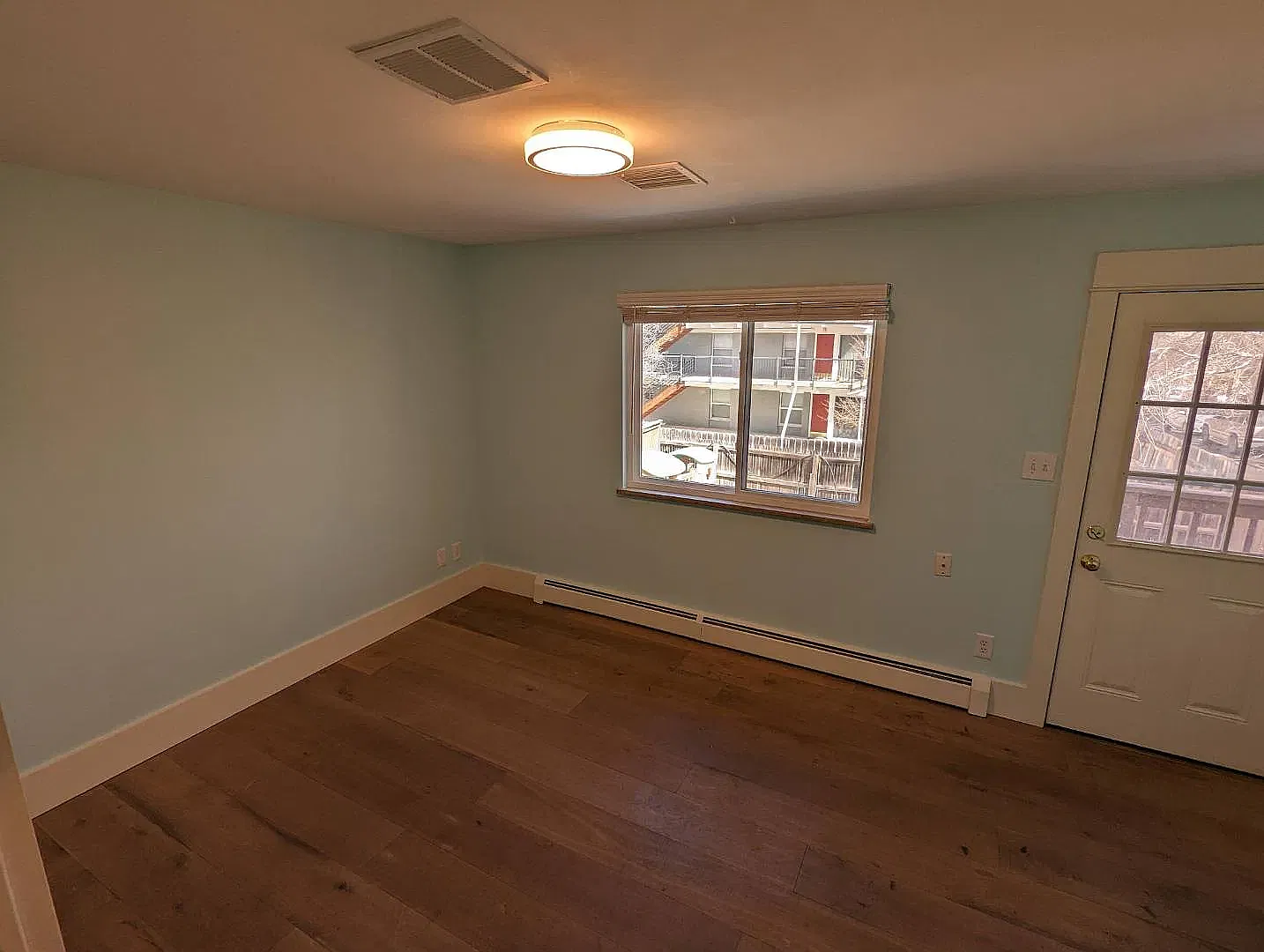 4365 Comanche Dr — Photo 2