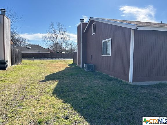 4th image of 2703 Bermuda Dr #2
