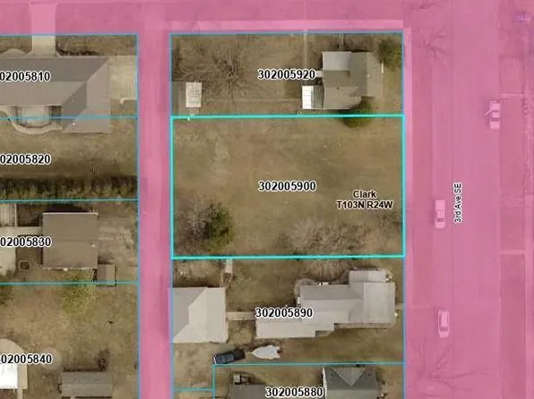 218 3rd Ave SE, Wells, MN 56097