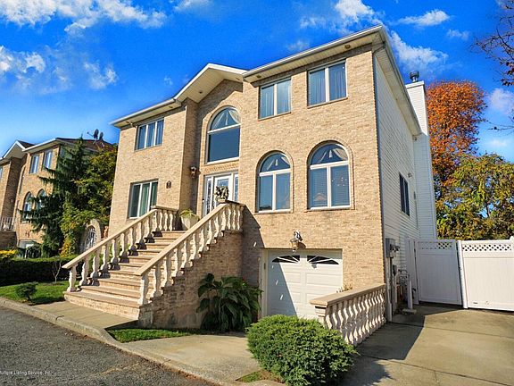 2nd image of 39 Delia Ct
