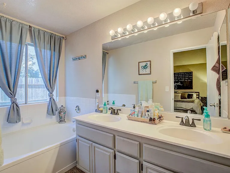 9326 Ariel Way — Photo 7