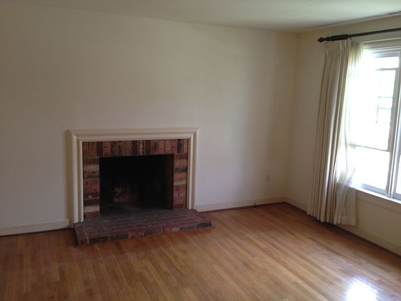 Fireplace/living room
