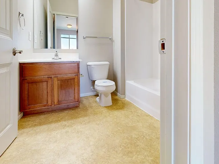 Eagle Crest Apartments — Photo 27