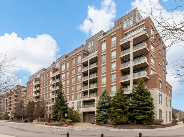 2470 Prince Michael Dr #712, Oakville, ON L6H 0G9