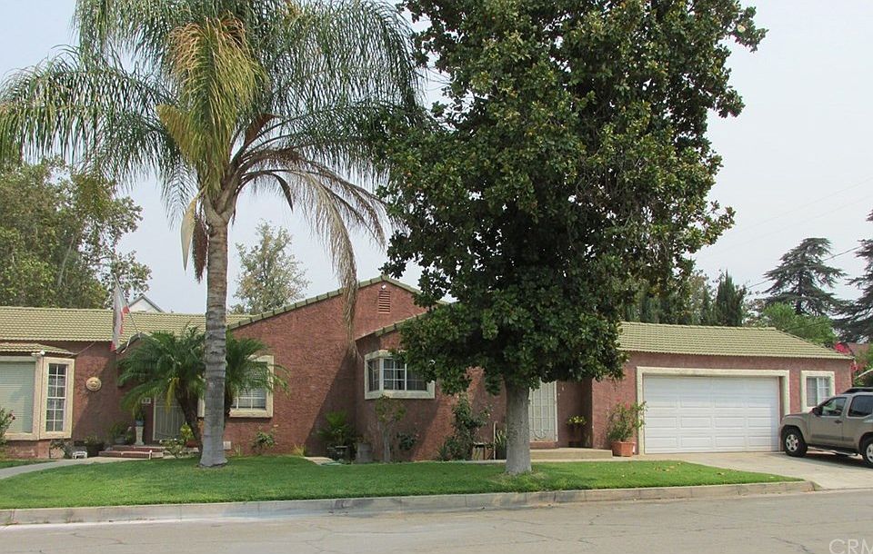 1st image of 446 W 29th St