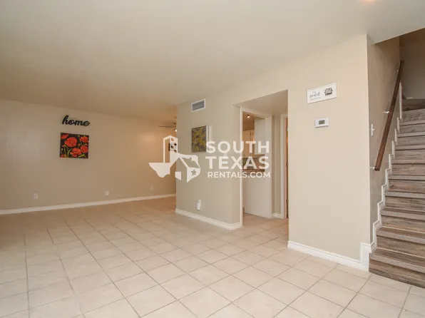 308 Westwood St #A, Victoria, TX 77901