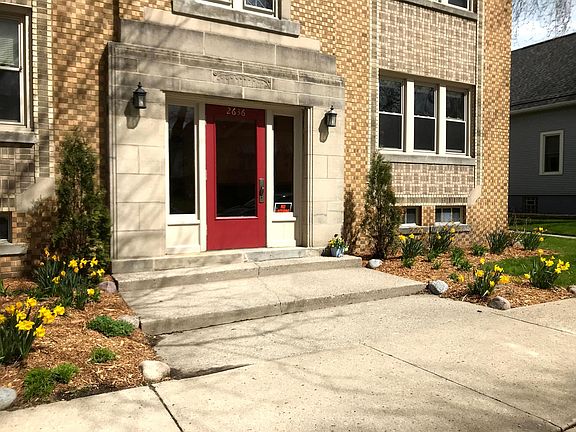 2nd image of 2632 N Pierce St #9