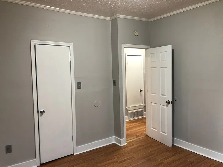 493 Southern St — Photo 17