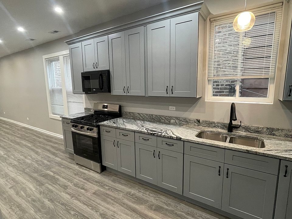 1st image of 3028 S Saint Louis Ave #2