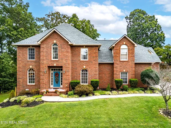 8330 Lake Village Cir, Knoxville, TN 37938