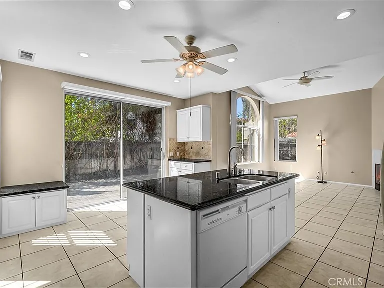 11625 Maynard Ave — Photo 8