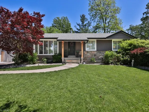5188 Meadowhill Rd, Burlington, ON L7L 3L1
