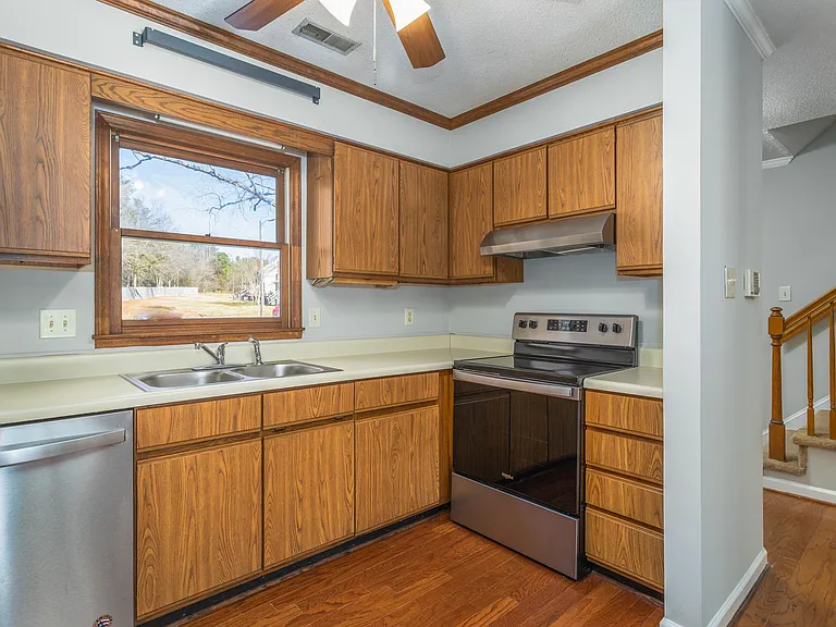 1149 Glendale Dr — Photo 15
