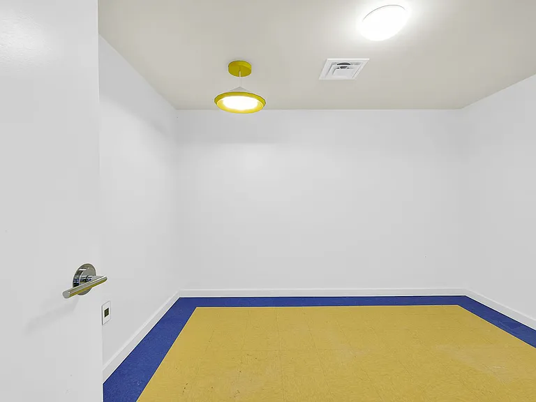 301 N Neil St #808-809 — Photo 42