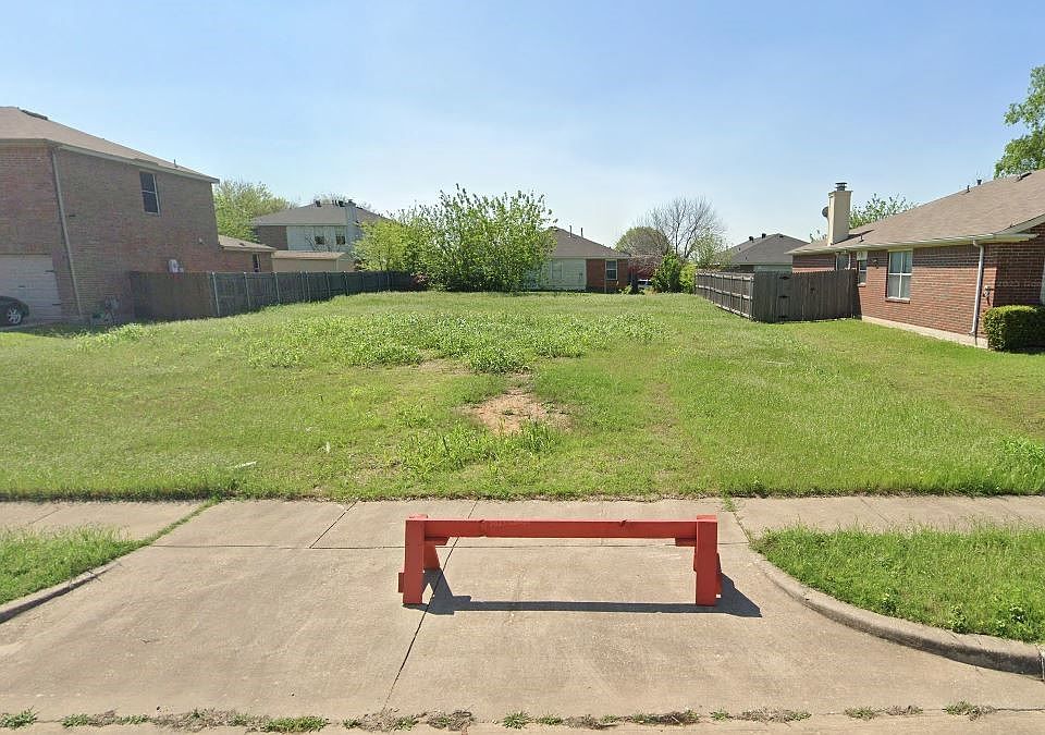 1st image of 226 Westminster Dr