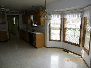 2nd image of 605 Rosewood