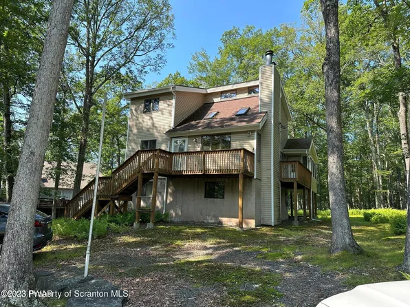 258 W Lakeview Rd, Lackawaxen, PA 18435