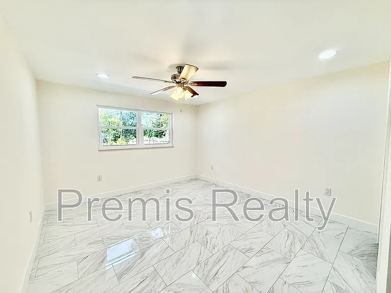 2014 Pinehurst Dr — Photo 10