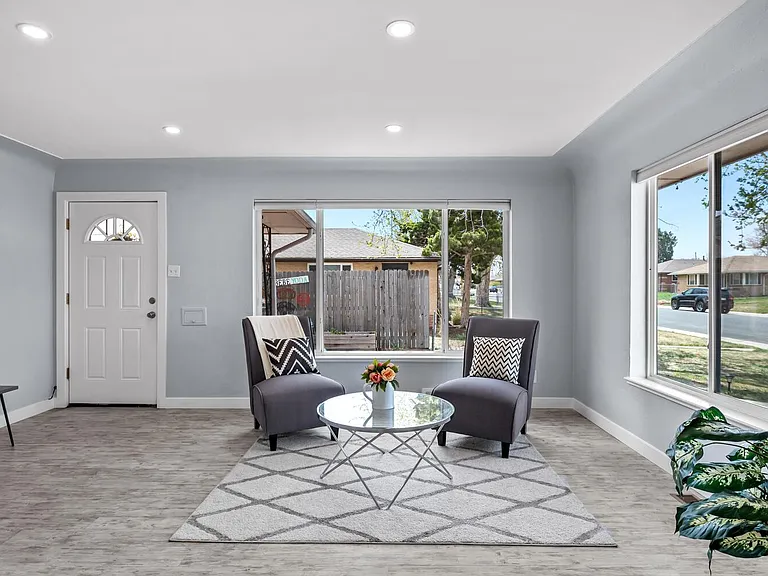 3682 Hudson St — Photo 4