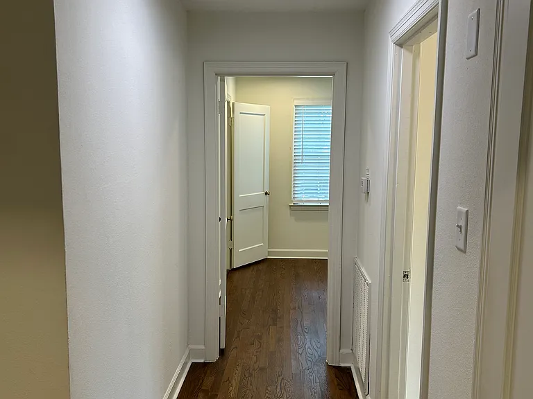 2423 Durwood Rd — Photo 10