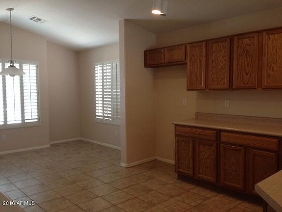 5th image of 684 S 167th Dr