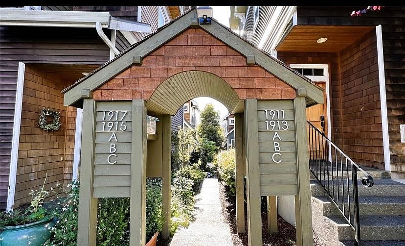 entrance from 24th Ave S