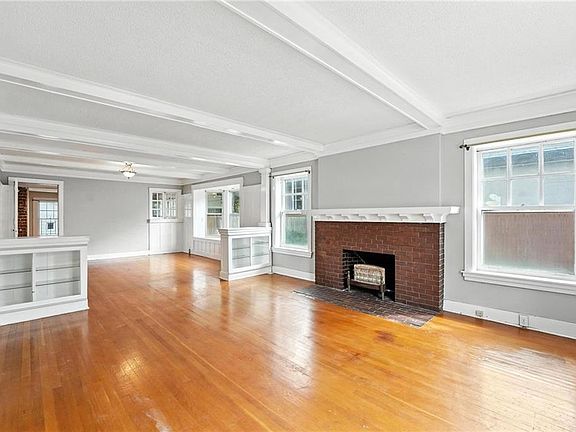 5th image of 2639 Charlotte St