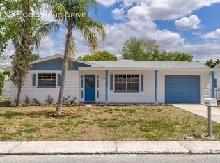 3232 Columbus Dr, Holiday, FL 34691