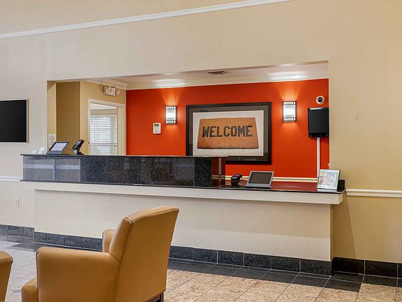 Lobby and Guest Check-in