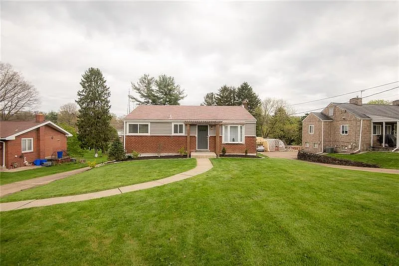 332 Pinevue Dr photo 1