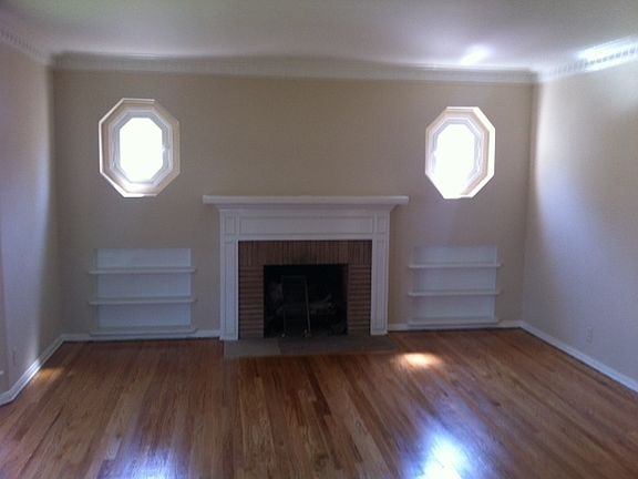 3rd image of 10821 Franklin Ave