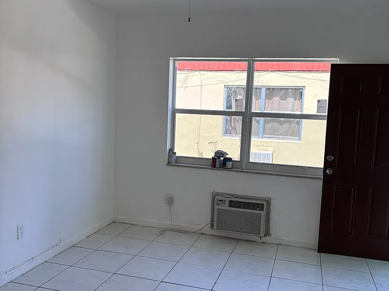 2243 NE 172nd St #4 — Photo 9