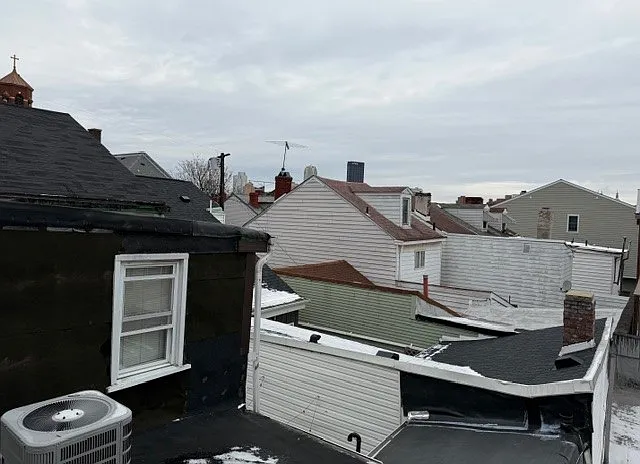 180 SE 17th St #2 — Photo 9
