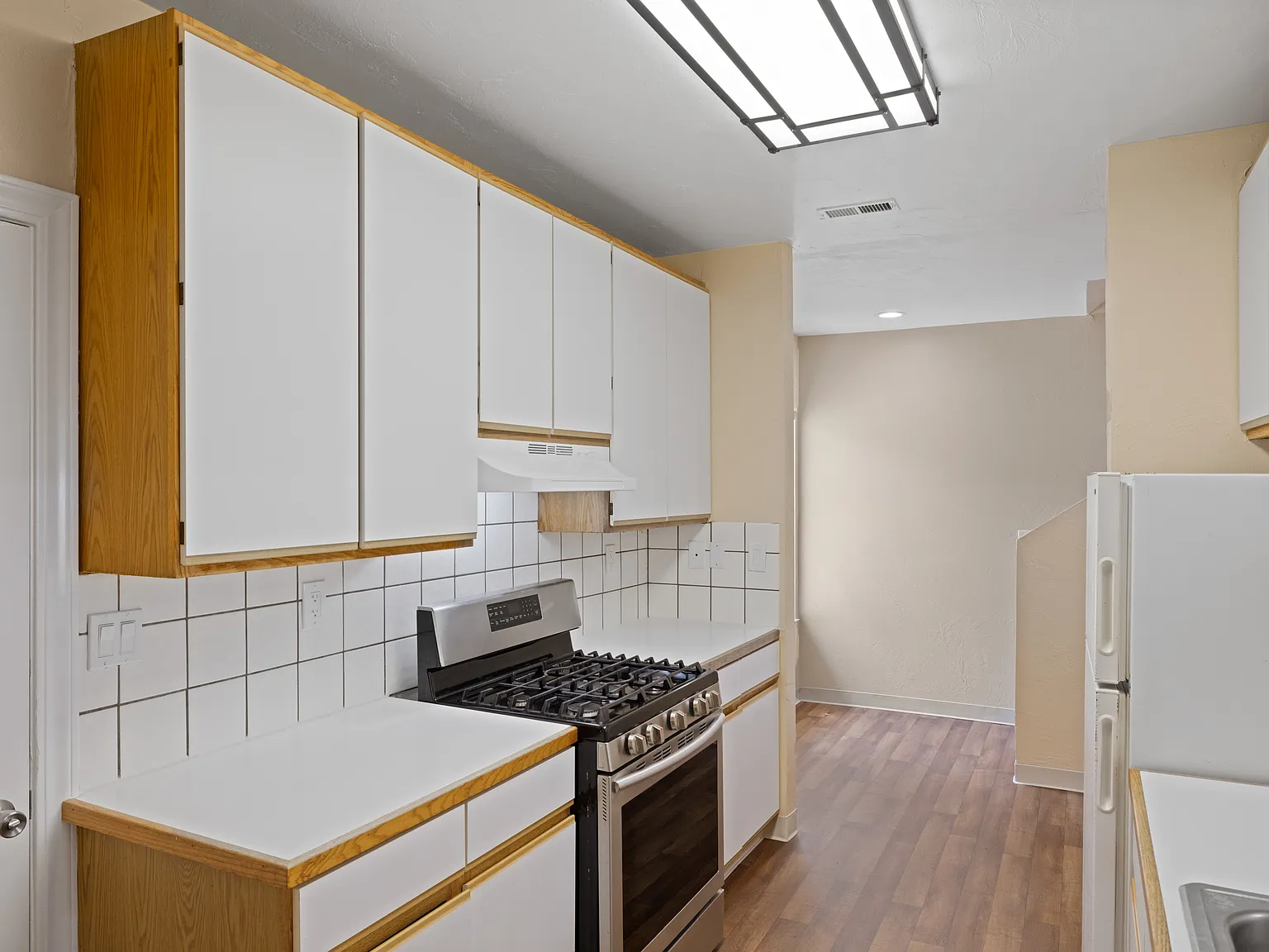 3 bed, 2.5 bath, 1700 sqft, $3,595 — Photo 4