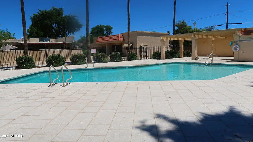 2 bed, 980 sqft, $1,400 — Photo 2
