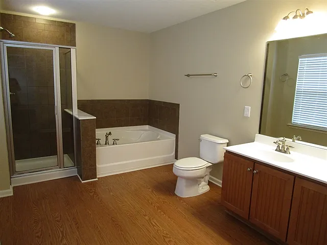 406 Howell Xing — Photo 15