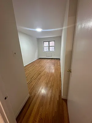 Rented by Concrete Jungle Realty | media 8