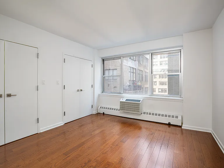 300 E 46th St #18A — Photo 6
