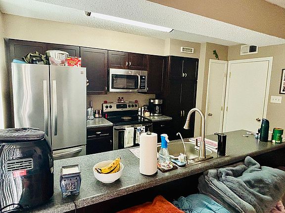 4th image of 4211 Paradis Ln