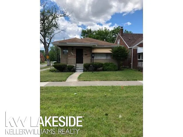 18601 Albion St photo 1