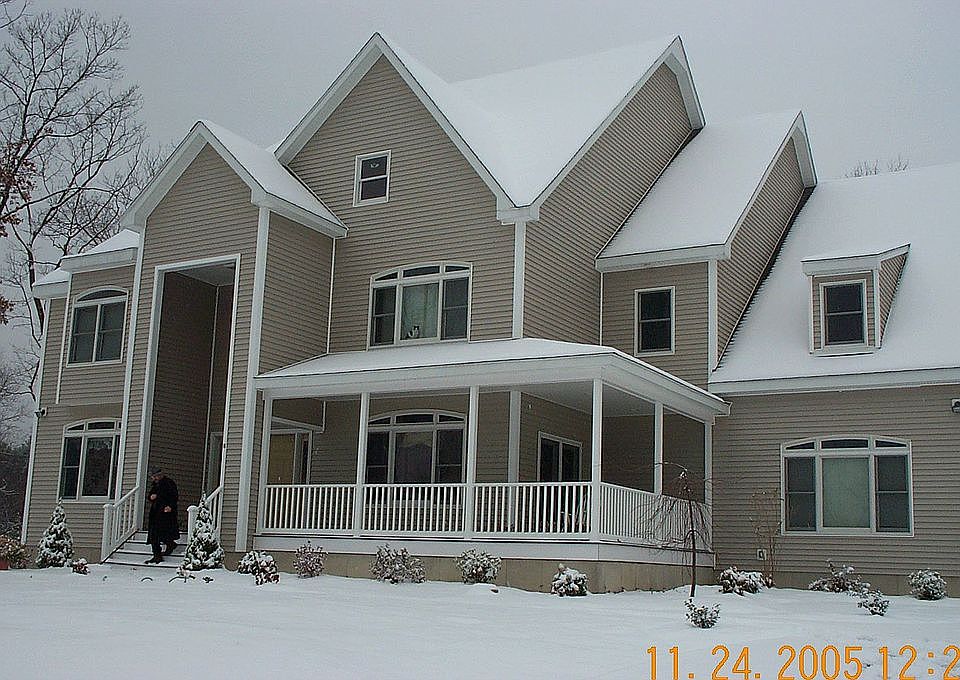 2nd image of 6 Vickery Hill Ln